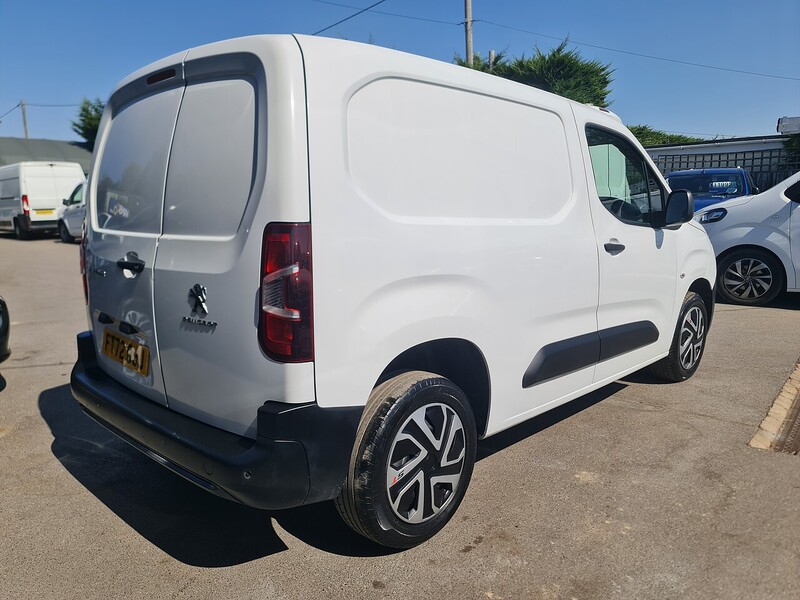 Peugeot 1.5 BlueHDi 1000 Professional Premium + Standard Panel Van 5dr Diesel Manual SWB Euro 6 (s/s) (100 bhp)