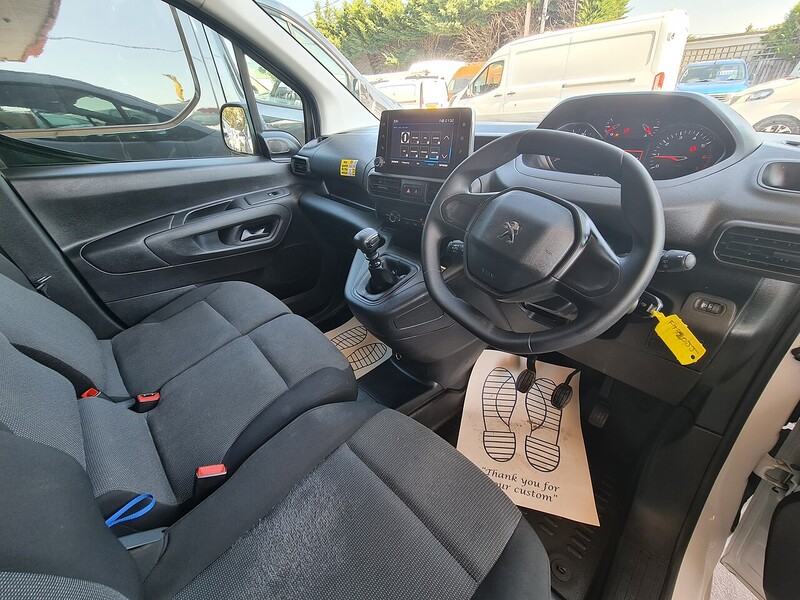 Peugeot 1.5 BlueHDi 1000 Professional Premium + Standard Panel Van 5dr Diesel Manual SWB Euro 6 (s/s) (100 bhp)