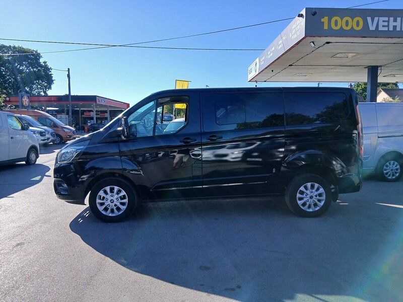 Ford 2.0 300 EcoBlue Limited Crew Van Double Cab 5dr Diesel Manual L1 H1 Euro 6 (s/s) (6 Seat) (130 ps)