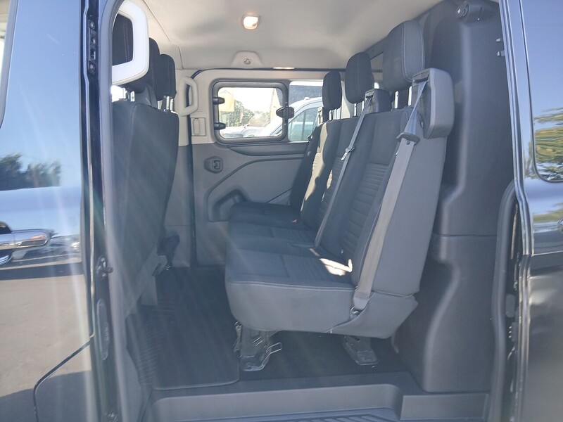 Ford 2.0 300 EcoBlue Limited Crew Van Double Cab 5dr Diesel Manual L1 H1 Euro 6 (s/s) (6 Seat) (130 ps)