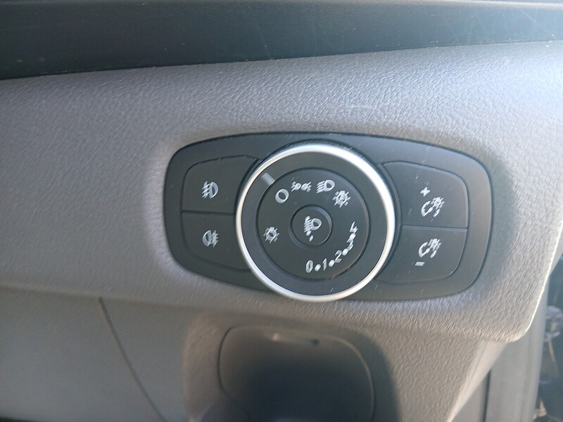 Ford 2.0 300 EcoBlue Limited Crew Van Double Cab 5dr Diesel Manual L1 H1 Euro 6 (s/s) (6 Seat) (130 ps)