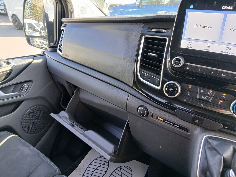 Ford 2.0 300 EcoBlue Limited Crew Van Double Cab 5dr Diesel Manual L1 H1 Euro 6 (s/s) (6 Seat) (130 ps)