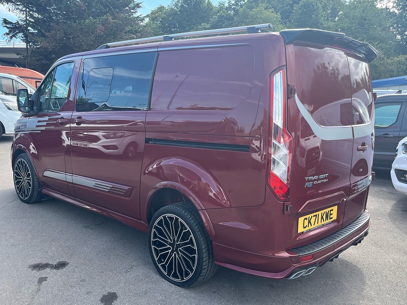 Ford 2.0 320 EcoBlue Limited Crew Van Double Cab 5dr Diesel Auto L1 H1 Euro 6 (s/s) (6 Seat) (130 ps)