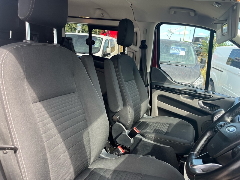 Ford 2.0 320 EcoBlue Limited Crew Van Double Cab 5dr Diesel Auto L1 H1 Euro 6 (s/s) (6 Seat) (130 ps)