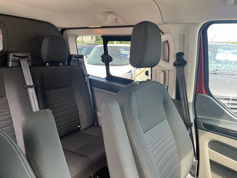 Ford 2.0 320 EcoBlue Limited Crew Van Double Cab 5dr Diesel Auto L1 H1 Euro 6 (s/s) (6 Seat) (130 ps)