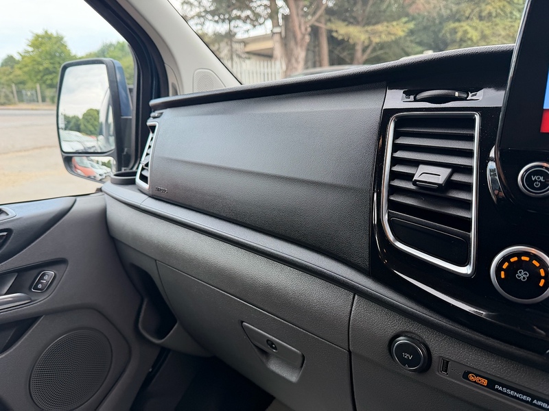 Ford 280 EcoBlue Limited Panel Van 2.0 Manual Diesel