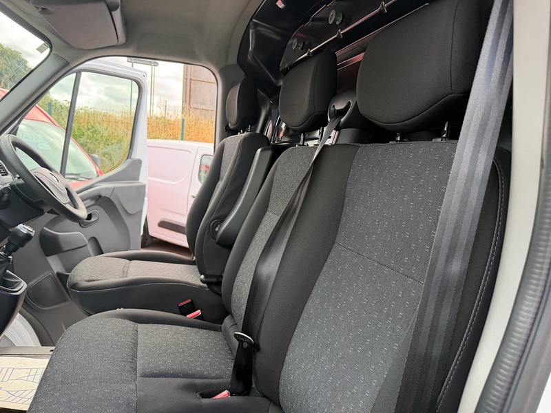 Vauxhall 2.3 CDTi 3300 BiTurbo Edition Panel Van 5dr Diesel Manual FWD L2 H2 Euro 6 (135 ps)