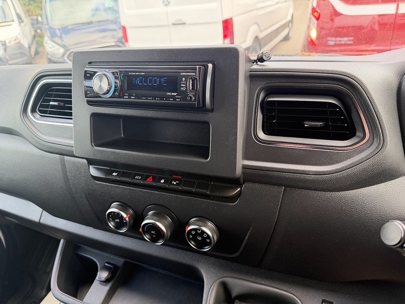 Vauxhall 2.3 CDTi 3300 BiTurbo Edition Panel Van 5dr Diesel Manual FWD L2 H2 Euro 6 (135 ps)