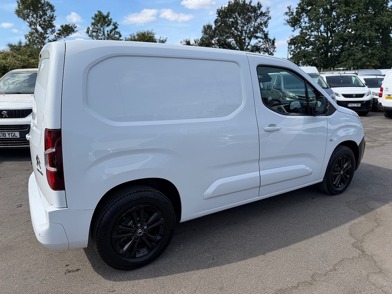 Citroen 800 50kWh Driver Edition M Panel Van 5dr Electric Auto SWB (7.4kW Charger) (136 ps)