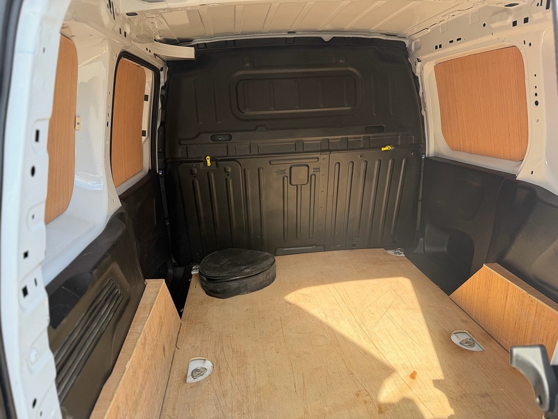 Citroen 800 50kWh Driver Edition M Panel Van 5dr Electric Auto SWB (7.4kW Charger) (136 ps)