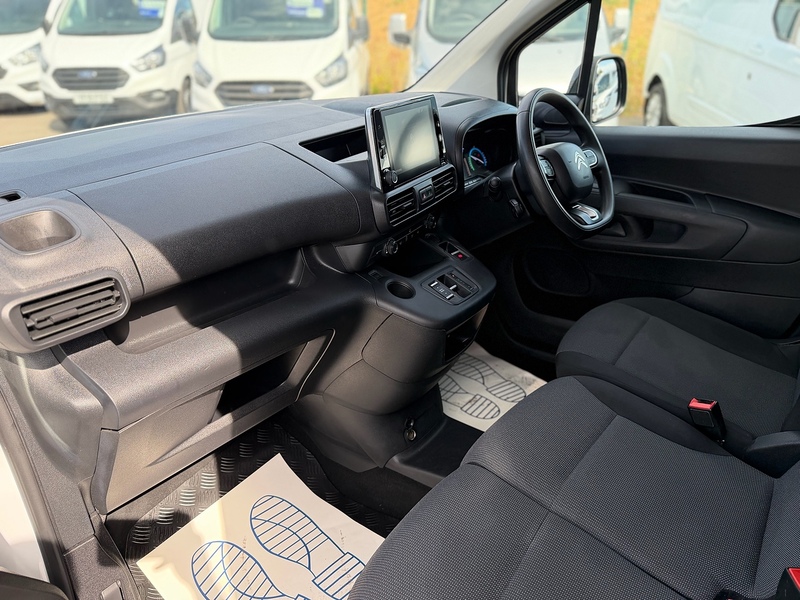 Citroen 800 50kWh Driver Edition M Panel Van 5dr Electric Auto SWB (7.4kW Charger) (136 ps)