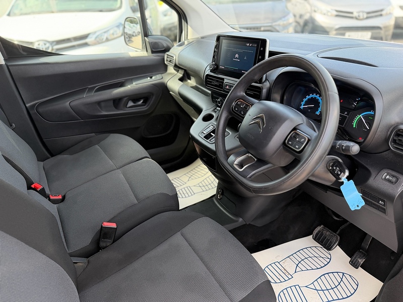 Citroen 800 50kWh Driver Edition M Panel Van 5dr Electric Auto SWB (7.4kW Charger) (136 ps)