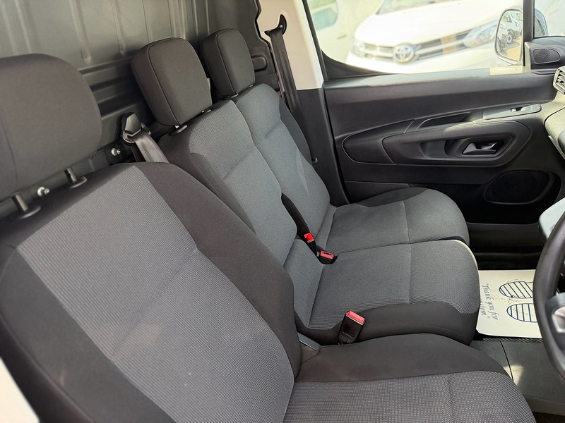 Citroen 800 50kWh Driver Edition M Panel Van 5dr Electric Auto SWB (7.4kW Charger) (136 ps)