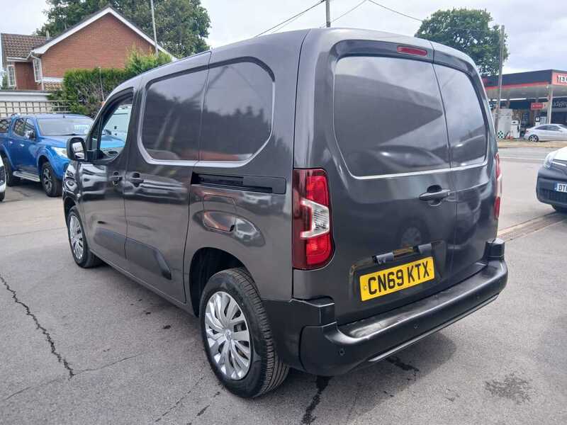 Peugeot 1.6 BlueHDi 1000 Professional Standard Panel Van 5dr Diesel Manual SWB Euro 6 (s/s) (100 bhp)