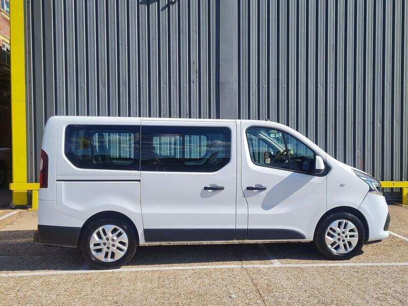 Renault 2.0 dCi ENERGY 28 SPORT NAV 5 SEATS