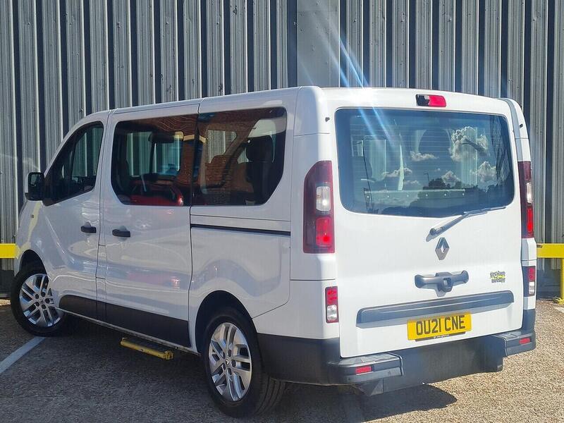 Renault 2.0 dCi ENERGY 28 SPORT NAV 5 SEATS