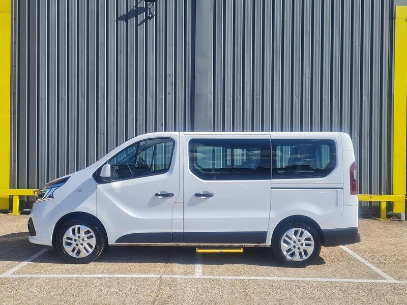 Renault 2.0 dCi ENERGY 28 SPORT NAV 5 SEATS