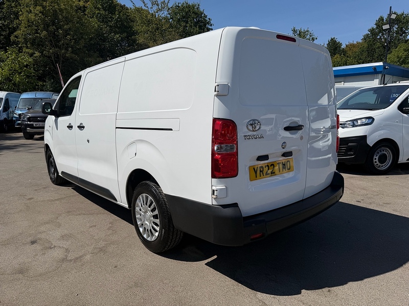 Toyota 2.0D Icon Long Panel Van 6dr Diesel Manual LWB Euro 6 (s/s) (140 ps)