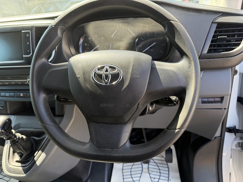 Toyota 2.0D Icon Long Panel Van 6dr Diesel Manual LWB Euro 6 (s/s) (140 ps)