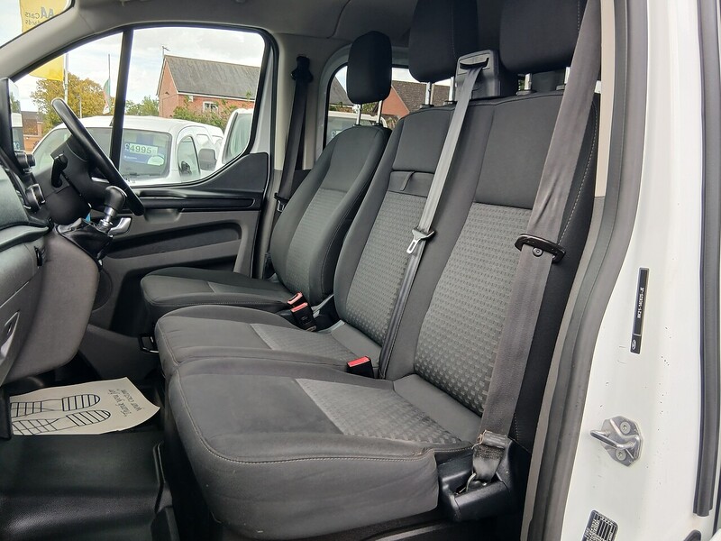 Ford 320 EcoBlue Trend Combi Van 2.0 Manual Diesel