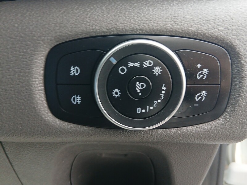Ford 320 EcoBlue Trend Combi Van 2.0 Manual Diesel
