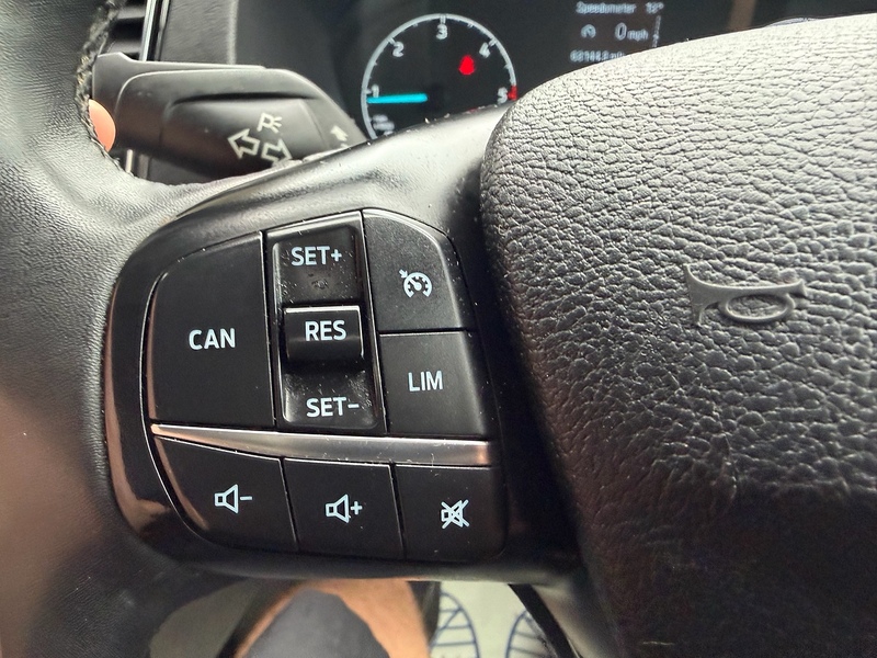 Ford 2.0 300 EcoBlue Limited Panel Van 5dr Diesel Manual L1 H1 Euro 6 (s/s) (130 ps)