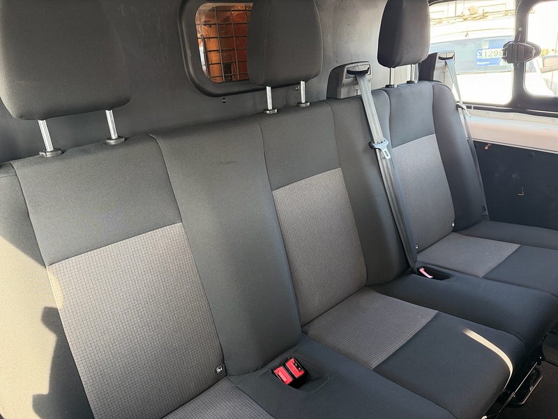 Ford 2.0 300 EcoBlue Leader Crew Van Double Cab 5dr Diesel Manual L1 H1 Euro 6 (s/s) (105 ps)