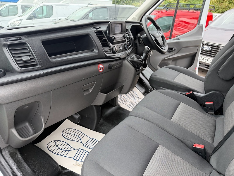 Ford 2.0 350 EcoBlue HD Leader Chassis Cab 2dr Diesel Manual RWD L4 Euro 6 (s/s) (130 ps) 2.0 2dr Luton Van Manual Diesel