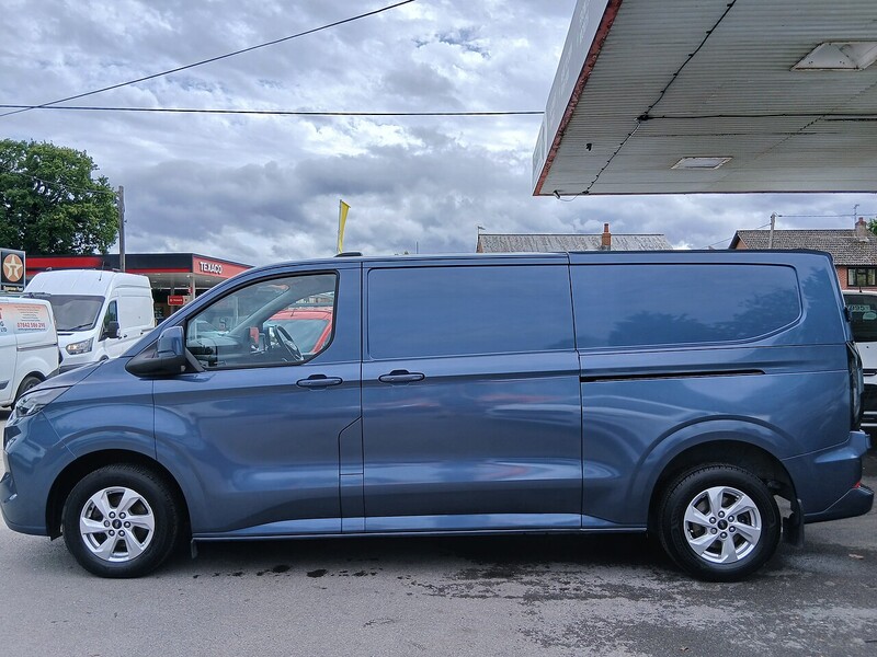 Ford 2.0 300 EcoBlue Limited Panel Van 5dr Diesel Manual L2 H1 Euro 6 (s/s) (136 ps)