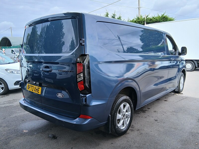 Ford 2.0 300 EcoBlue Limited Panel Van 5dr Diesel Manual L2 H1 Euro 6 (s/s) (136 ps)