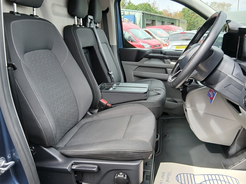 Ford 2.0 300 EcoBlue Limited Panel Van 5dr Diesel Manual L2 H1 Euro 6 (s/s) (136 ps)