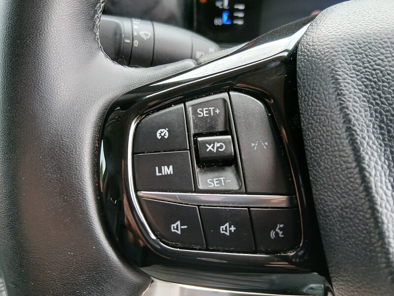 Ford 2.0 300 EcoBlue Limited Panel Van 5dr Diesel Manual L2 H1 Euro 6 (s/s) (136 ps)