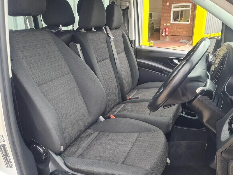 Mercedes-Benz 119 CDI SELECT Minibus 2.1 Automatic Diesel