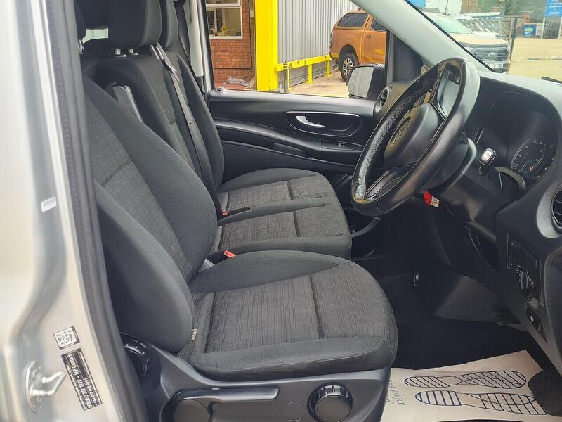 Mercedes-Benz 119 CDI SELECT Minibus 2.1 Automatic Diesel