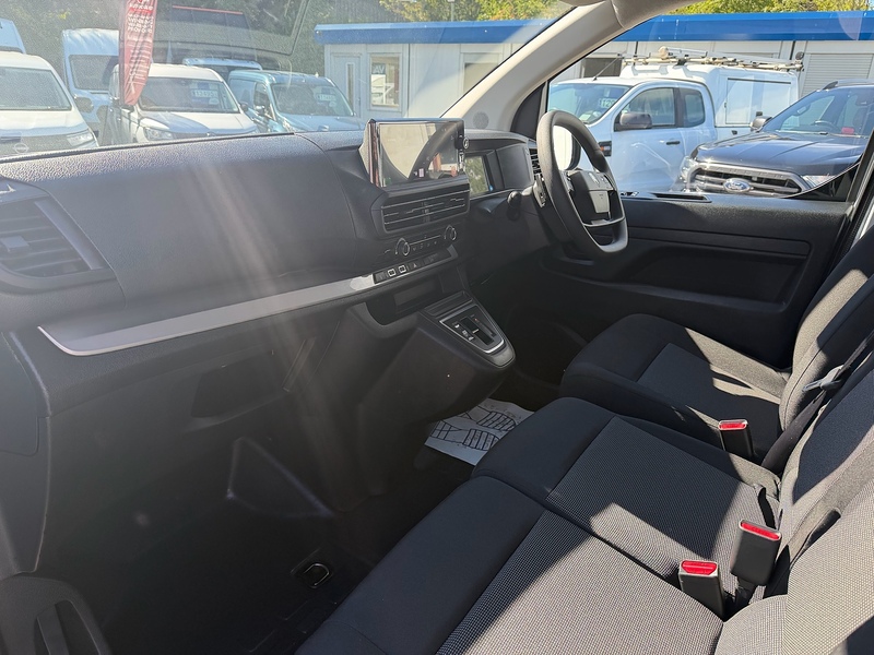 Peugeot 75kWh Professional Long Panel Van 6dr Electric Auto LWB (11kW Charger) (136 ps)