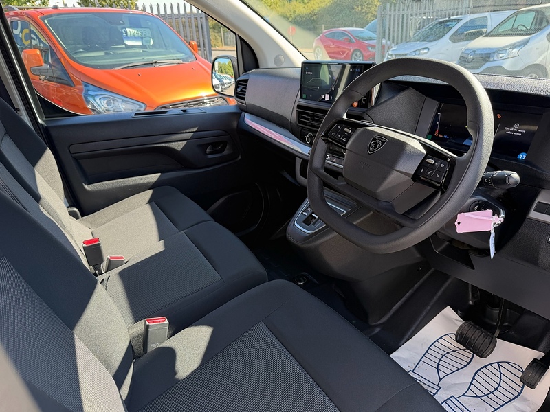 Peugeot 75kWh Professional Long Panel Van 6dr Electric Auto LWB (11kW Charger) (136 ps)