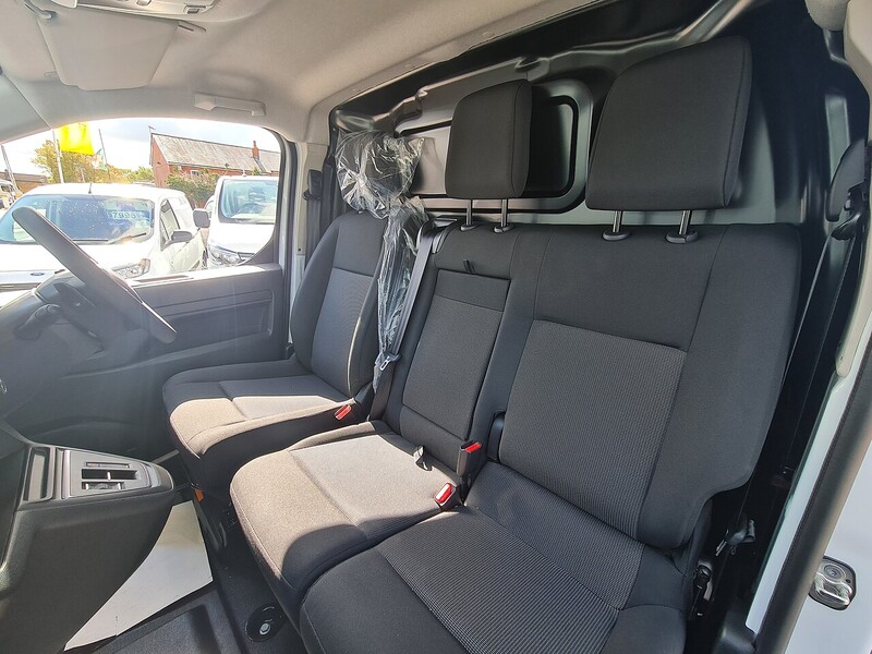 Peugeot 75kWh Professional Long Panel Van 6dr Electric Auto LWB (11kW Charger) (136 ps)