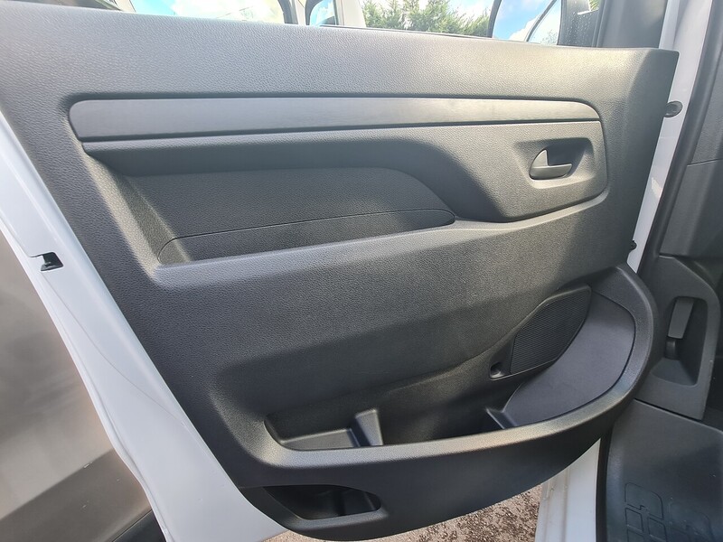 Peugeot 75kWh Professional Long Panel Van 6dr Electric Auto LWB (11kW Charger) (136 ps)