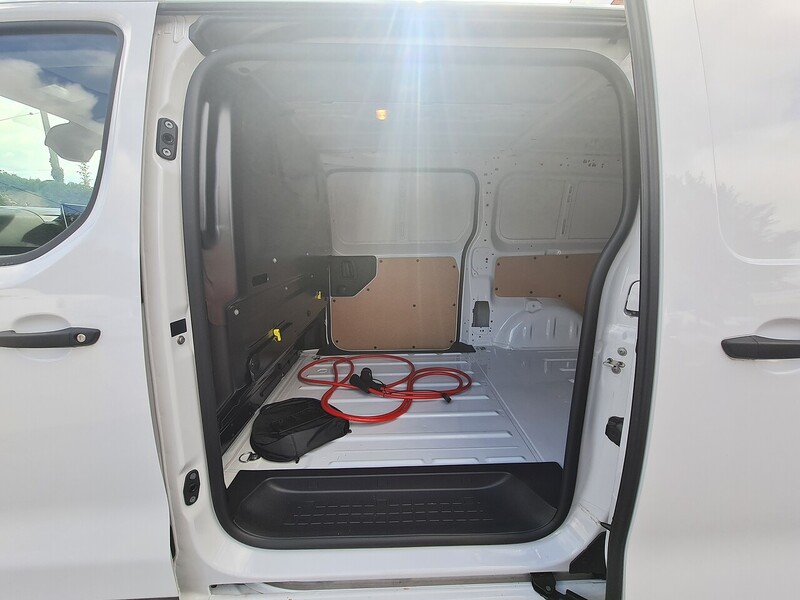 Peugeot 75kWh Professional Long Panel Van 6dr Electric Auto LWB (11kW Charger) (136 ps)