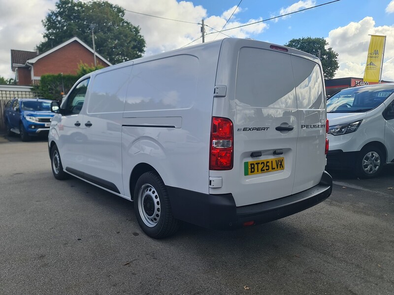 Peugeot 75kWh Professional Long Panel Van 6dr Electric Auto LWB (11kW Charger) (136 ps)
