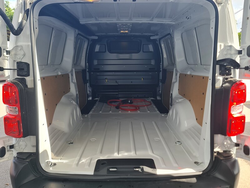 Peugeot 75kWh Professional Long Panel Van 6dr Electric Auto LWB (11kW Charger) (136 ps)
