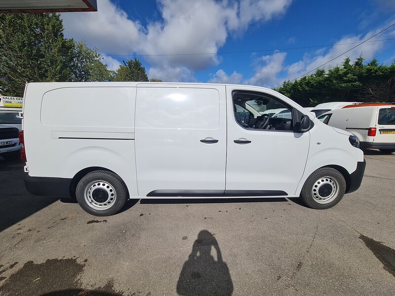 Peugeot 75kWh Professional Long Panel Van 6dr Electric Auto LWB (11kW Charger) (136 ps)