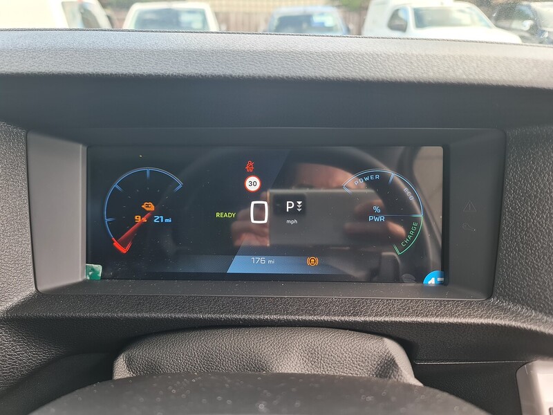 Peugeot 75kWh Professional Long Panel Van 6dr Electric Auto LWB (11kW Charger) (136 ps)