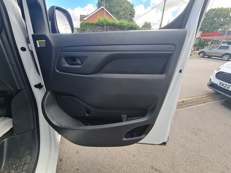 Peugeot 75kWh Professional Long Panel Van 6dr Electric Auto LWB (11kW Charger) (136 ps)