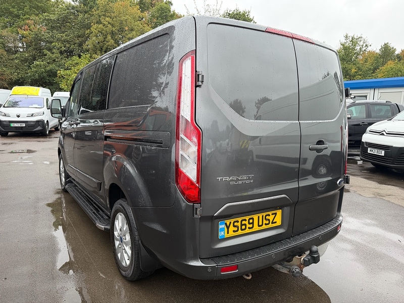 Ford 2.0 320 EcoBlue Limited Crew Van Double Cab 5dr Diesel Auto L1 H1 Euro 6 (s/s) (6 Seat) (130 ps)