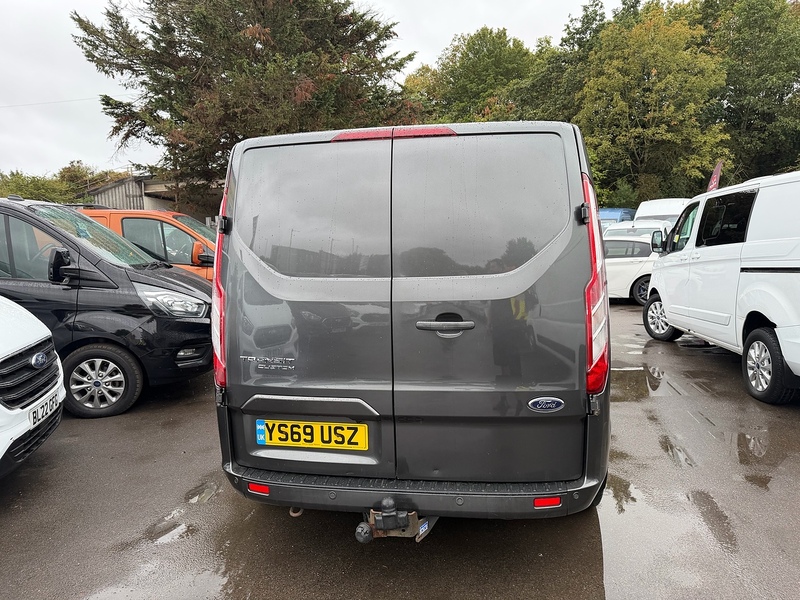 Ford 2.0 320 EcoBlue Limited Crew Van Double Cab 5dr Diesel Auto L1 H1 Euro 6 (s/s) (6 Seat) (130 ps)