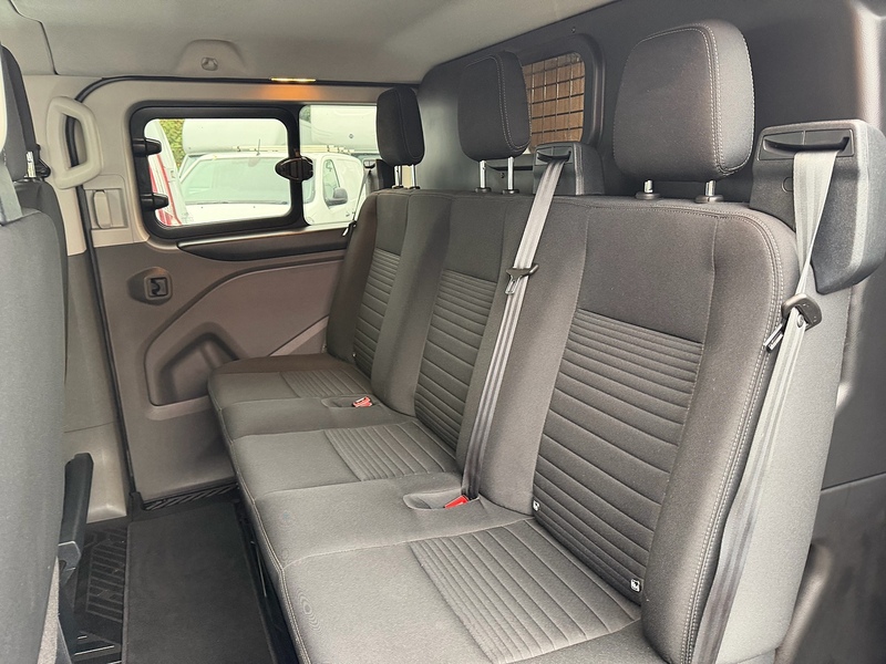 Ford 2.0 320 EcoBlue Limited Crew Van Double Cab 5dr Diesel Auto L1 H1 Euro 6 (s/s) (6 Seat) (130 ps)