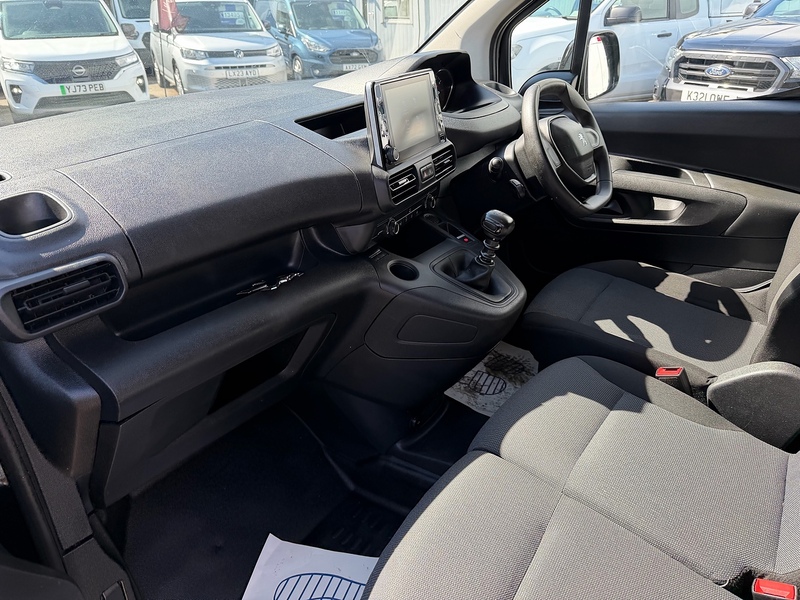 Peugeot 1.5 BlueHDi 1000 Professional Premium Standard Panel Van 5dr Diesel Manual SWB Euro 6 (100 bhp)