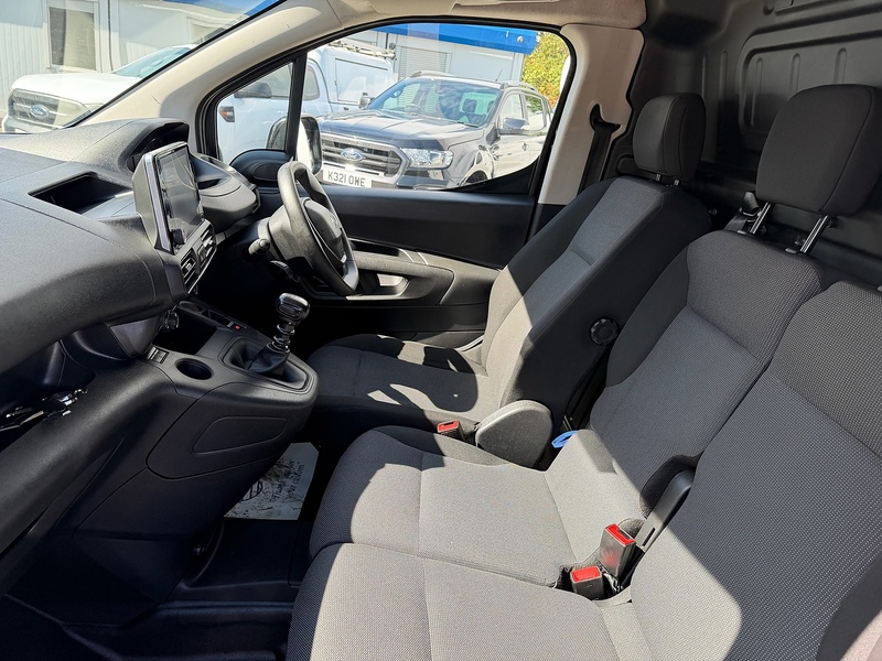 Peugeot 1.5 BlueHDi 1000 Professional Premium Standard Panel Van 5dr Diesel Manual SWB Euro 6 (100 bhp)