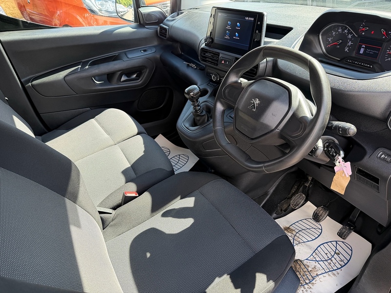 Peugeot 1.5 BlueHDi 1000 Professional Premium Standard Panel Van 5dr Diesel Manual SWB Euro 6 (100 bhp)